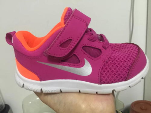 小孩子适合买耐克的哪款鞋呢?Nike的童鞋怎么样?