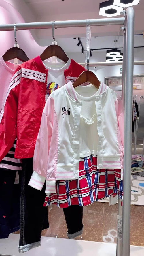 谁知道有一种标记为小鲨鱼的服装品牌是什么牌子?