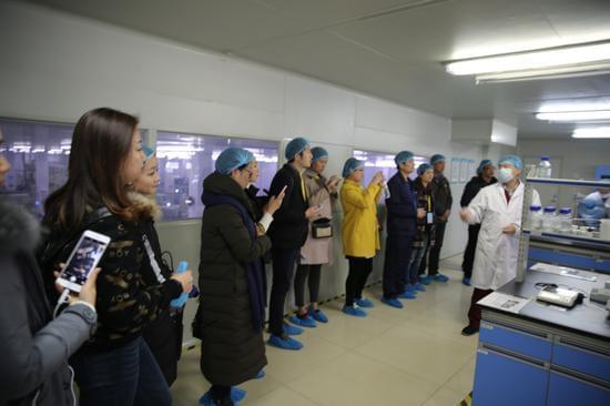 在纸尿裤工厂里头做,2班倒做12个小时,工资3千多不包住,怎么样?我还从