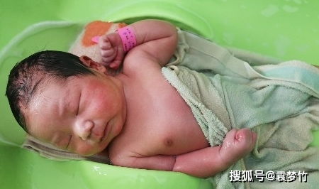 未满月的婴儿怎么洗澡