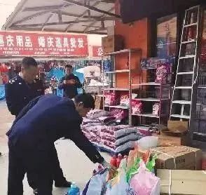 还有人气吗?服装批发区有人吗?新荷花市场(华耀城)开业了,有人吗