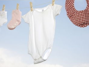 夏季婴儿衣服怎么选，洗婴儿的衣物用什么比较好