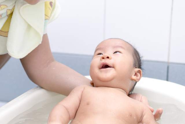 婴儿必备洗护用品有哪些 婴儿洗护用品选购注意事项