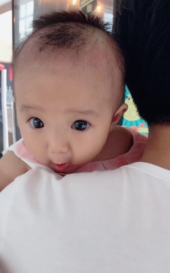 小孩换尿不湿哭，换尿不湿的时候哭得特别厉害