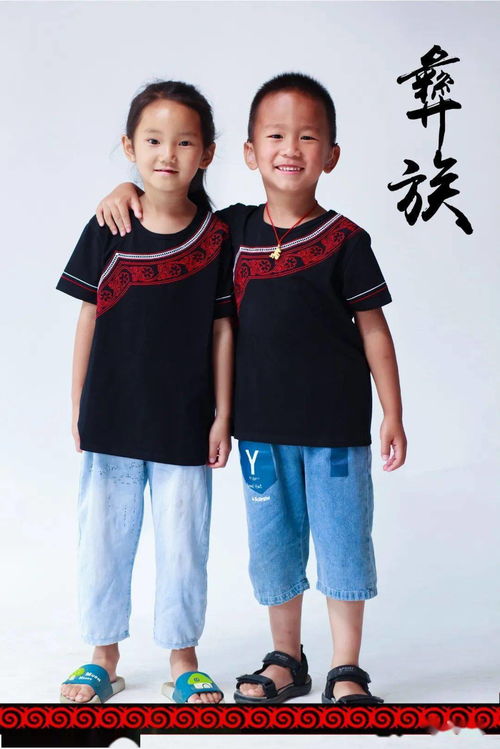 云南文山彝族服装，文山州彝族服饰