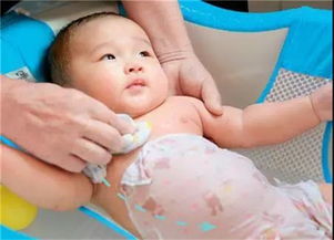 初生婴儿洗护方法
