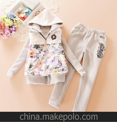 小宝宝童装冬装女卫衣品牌
