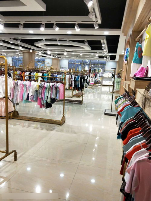 童装品牌店和批发店铺上班那个好